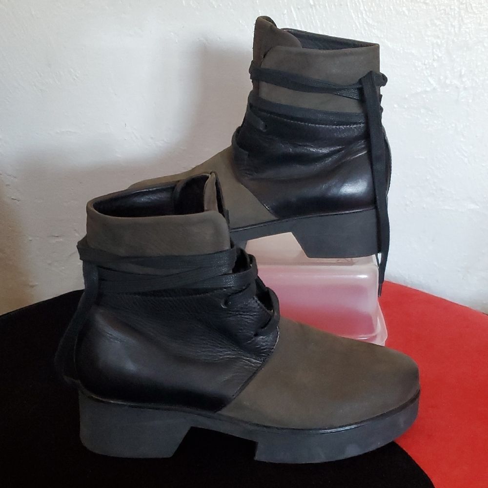 Andia Fora Stylish Black and Olive Green Women's Boots Size 37 Or 7
